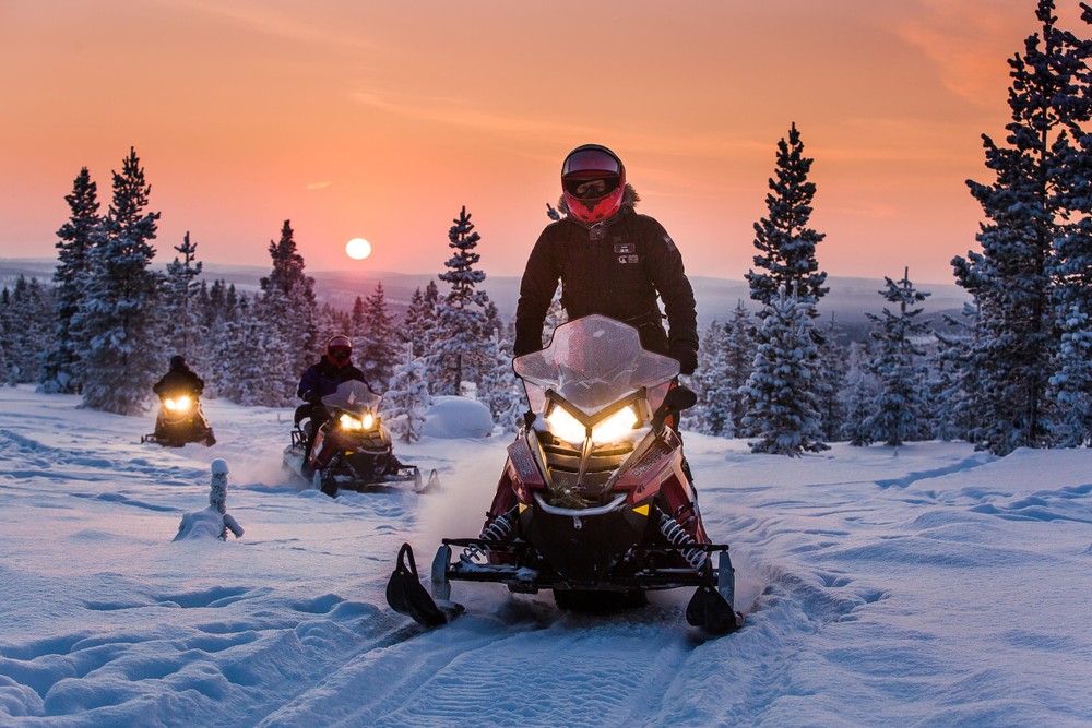 Finland Aurora-Village-sneeuwscooter