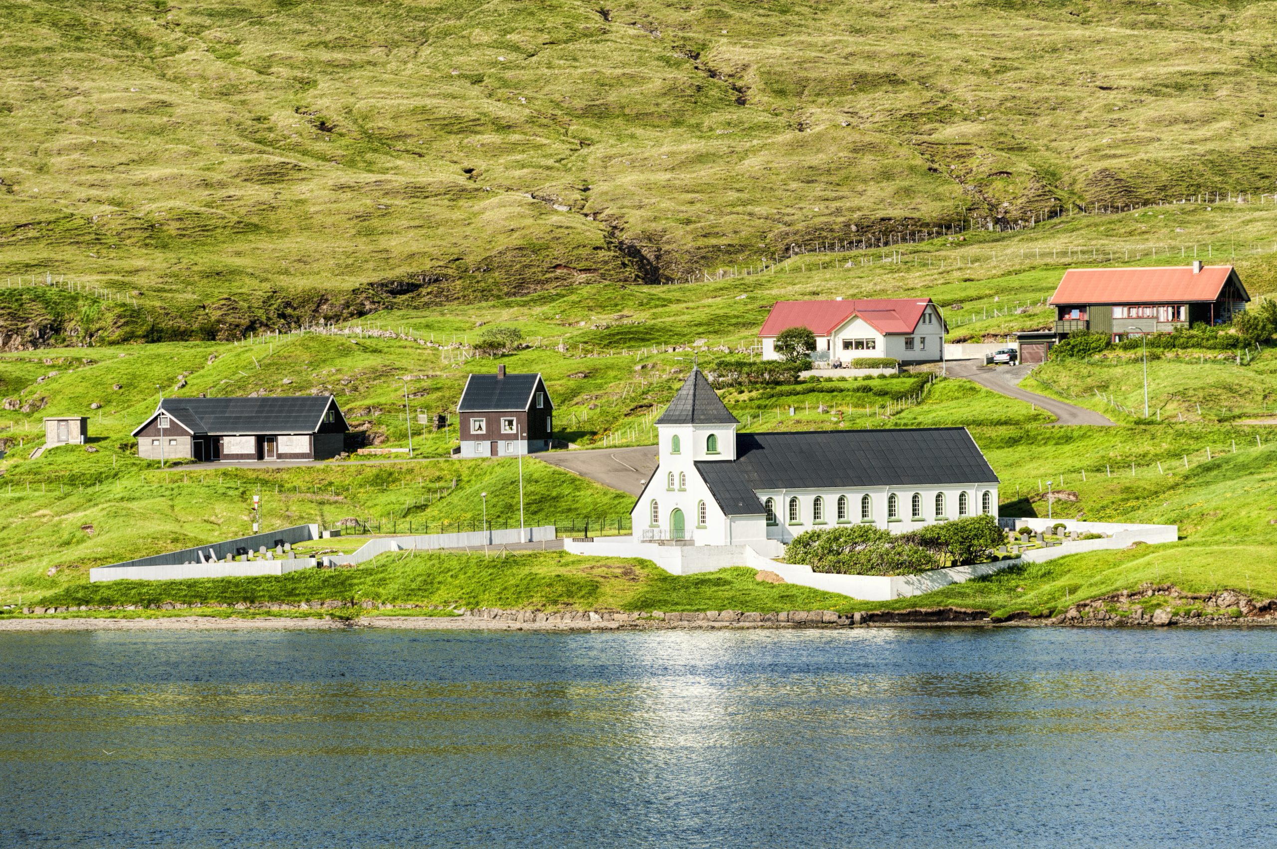 Kerkje in Norðskáli op het eiland Eysturoy