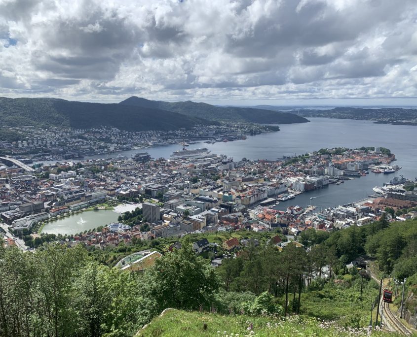 Noorwegen Uitzicht vanaf de Fløibanen op Bergen
