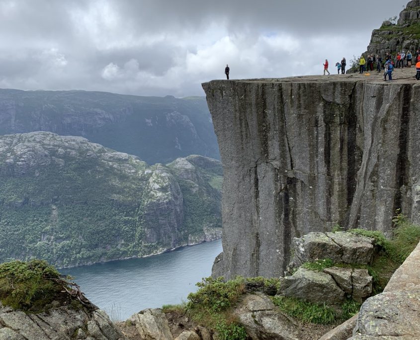 Noorwegen Wandeling naar de Preikstolen bijna bij de top