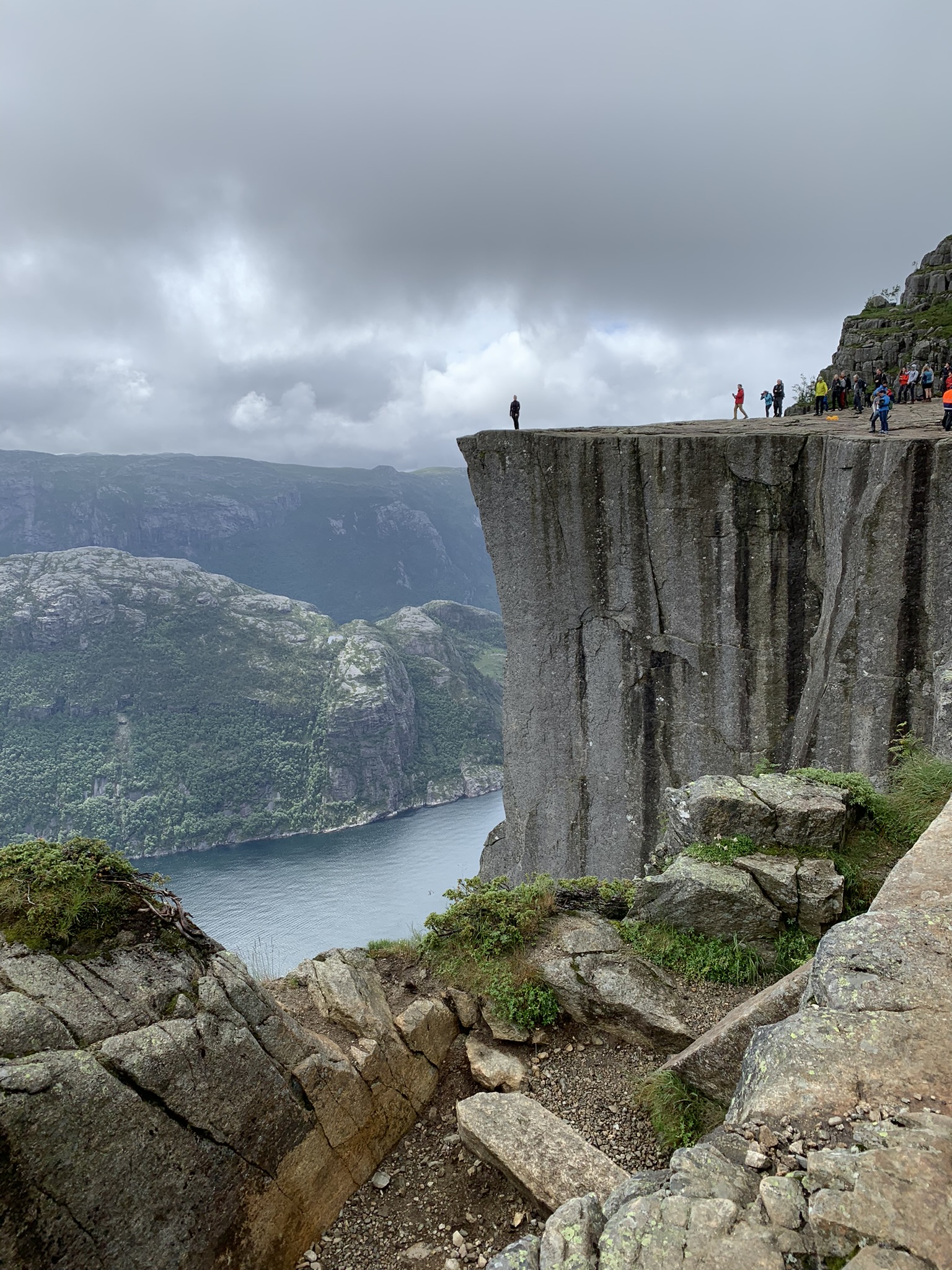 Noorwegen Wandeling naar de Preikstolen bijna bij de top