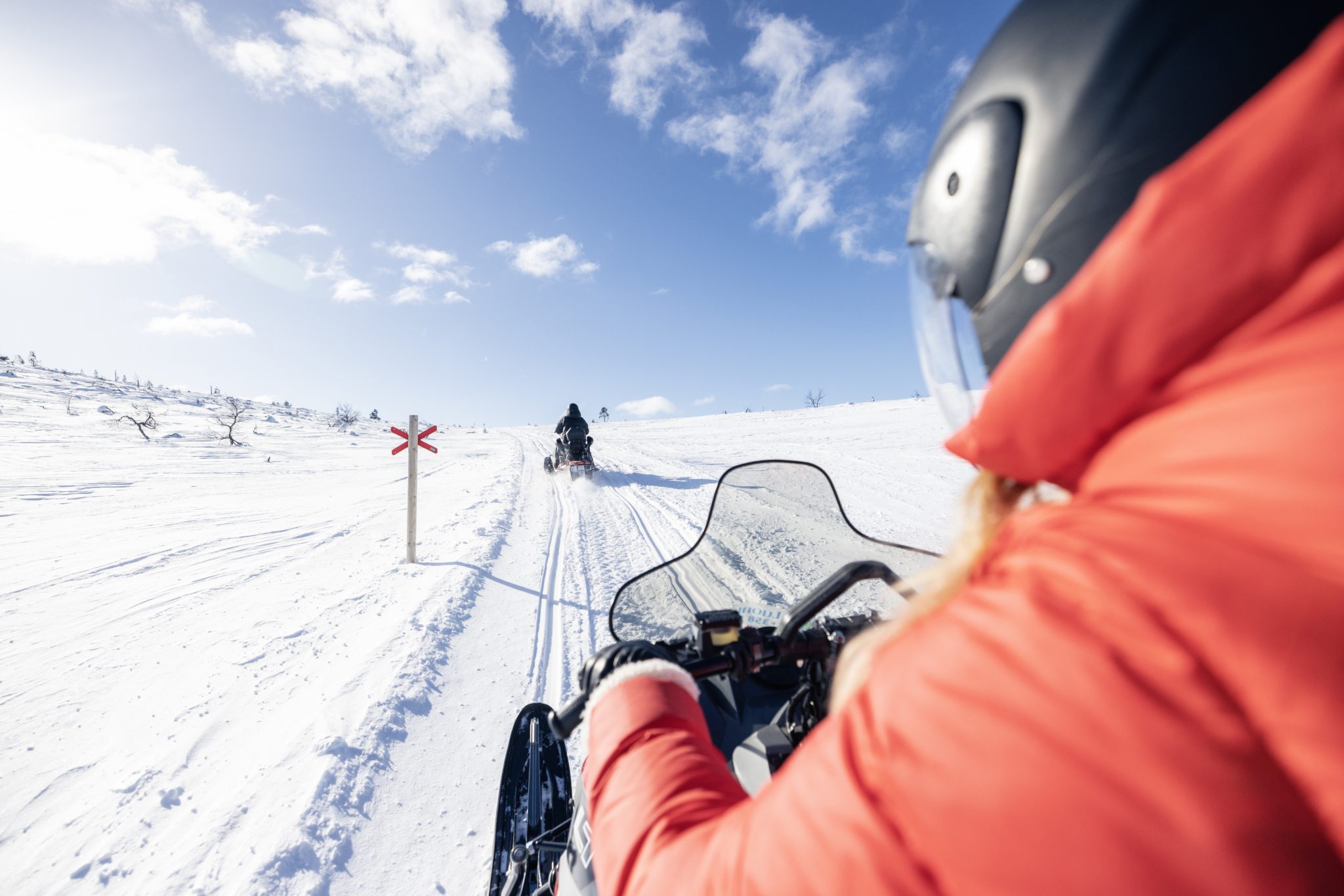 Lapland North - sneeuwscooteren in lente in Saariselka - beste reistijd