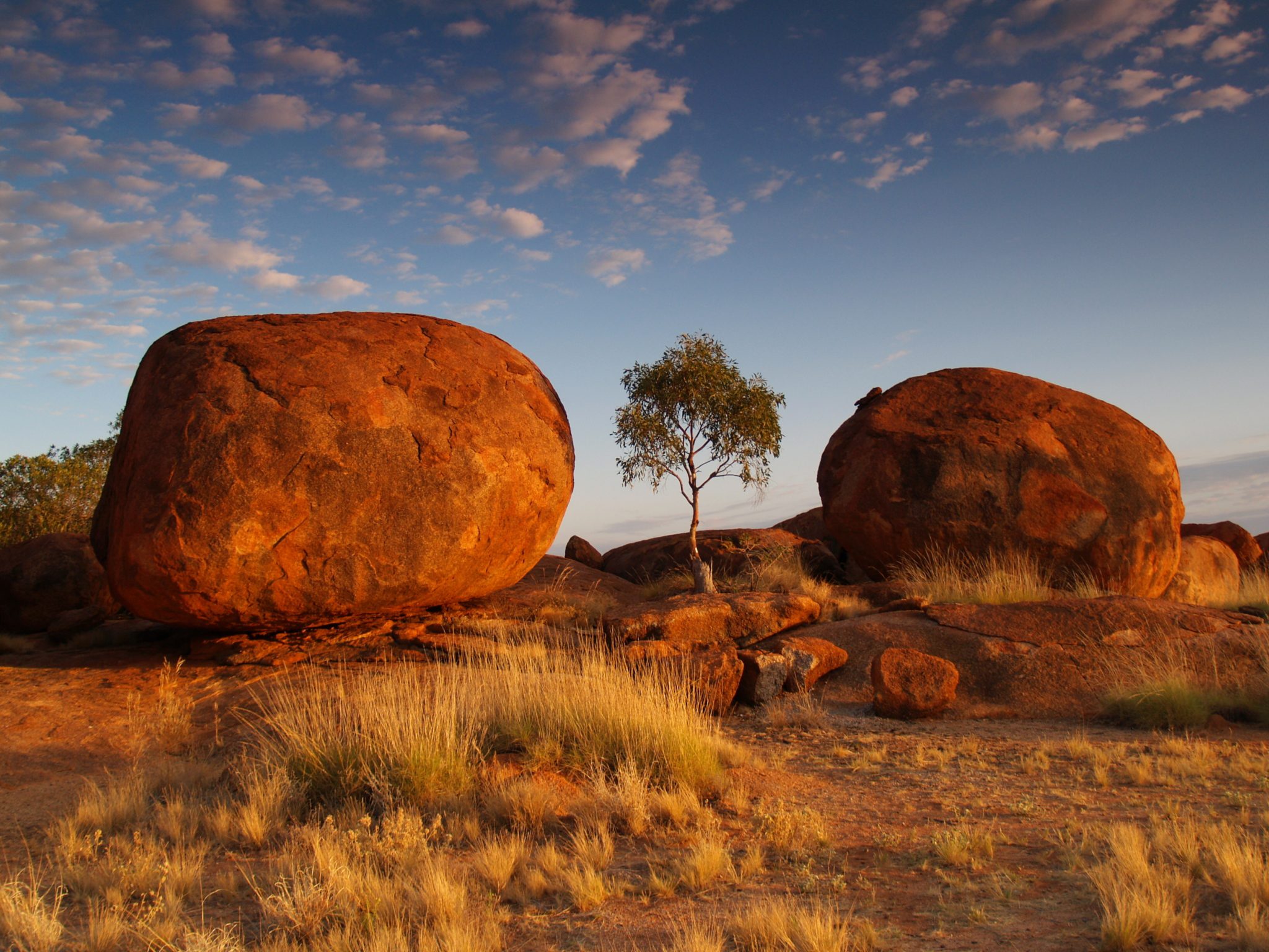 DEVIL MARBLES AUSTRALIE | Planet Downunder