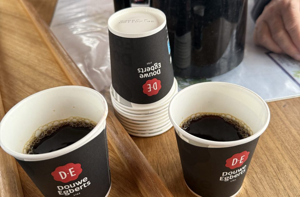 Je bent thuis, waar je Douwe Egberts drinkt Je bent thuis, waar je Douwe Egberts drinkt